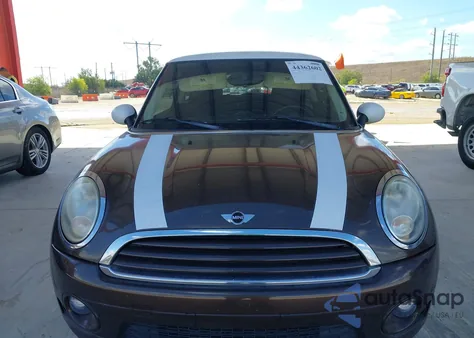 2011 Mini Cooper z USA, uszkodzony, nr VIN WMWSU3C59BT097042